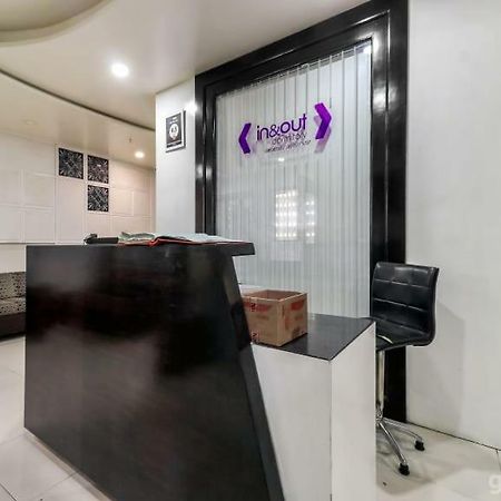 In & Out Dormitory Ahmedabad Extérieur photo
