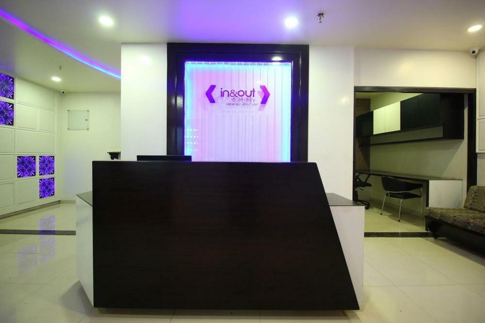 In & Out Dormitory Ahmedabad Extérieur photo
